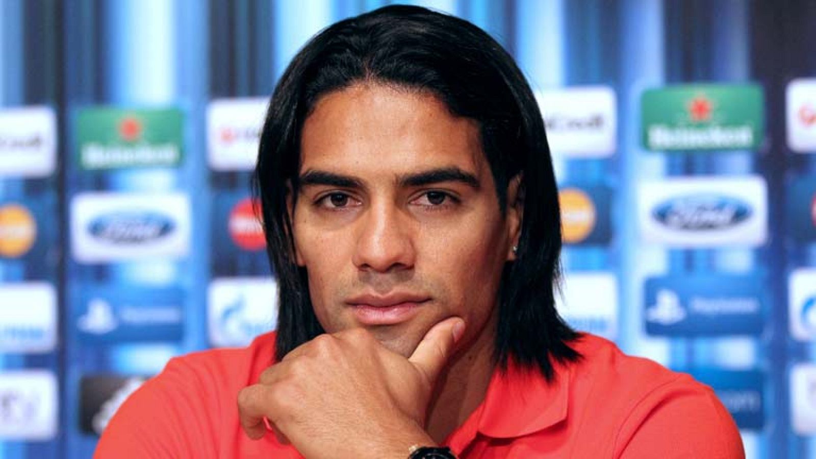 Falcao va a firmar el contrato de su vida. Se va a convertir en el tercer jugador mejor pagado del mundo. Solo en sueldo va a ganar en el Monaco 70 millones de euros en los próximos cinco años: 14 millones por temporada.