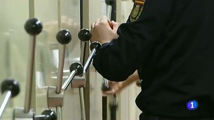 Telediario 1 - Proposición no de ley para esclarecer los crímenes de ETA que están sin resolver