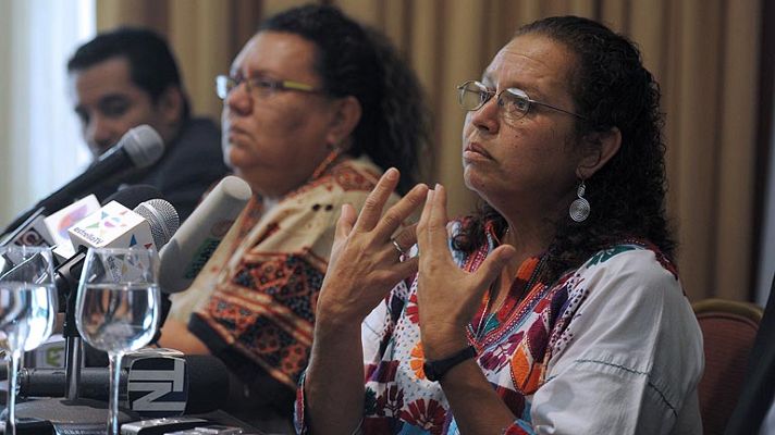 Telediario 1 - Los médicos pueden practicar un "parto inducido" a la joven salvadoreña a la que se impide abortar