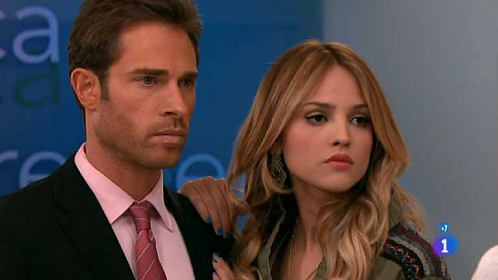 Amores verdaderos - Capítulo 159 - Adriana revela a Victoria que su hija es Liliana - ver ahora