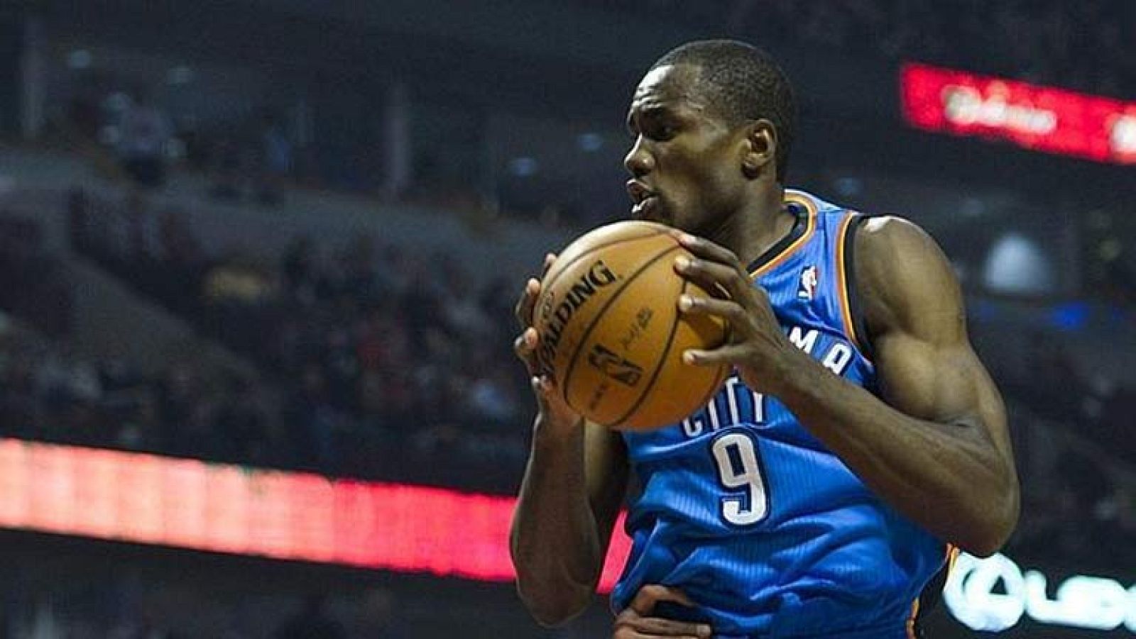 Tras unas semanas de vacaciones en México, el jugador de los Thunders acaba de regresar a España. Ahora su cuerpo le pide descanso porque acabó con molestias físicas en las semifinales. Por eso, todavía no tiene muy claro si jugará en el Eurobasket d