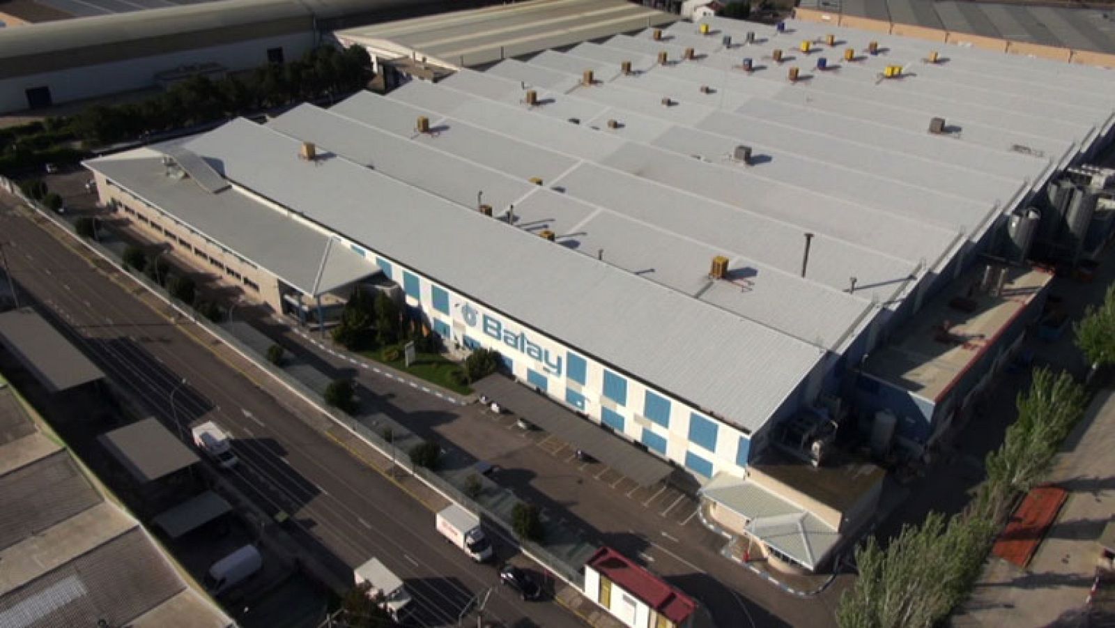 Esta semana conocemos a los trabajadores de una importante Empresa de electrodomésticos. El lunes, después de 'Águila Roja', en La 1  de TVE