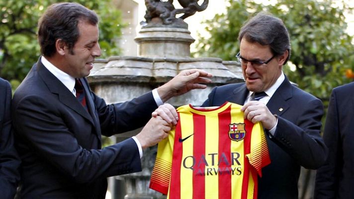 Telediario 1 - Rosell presenta a Mas la nueva camiseta del Barça