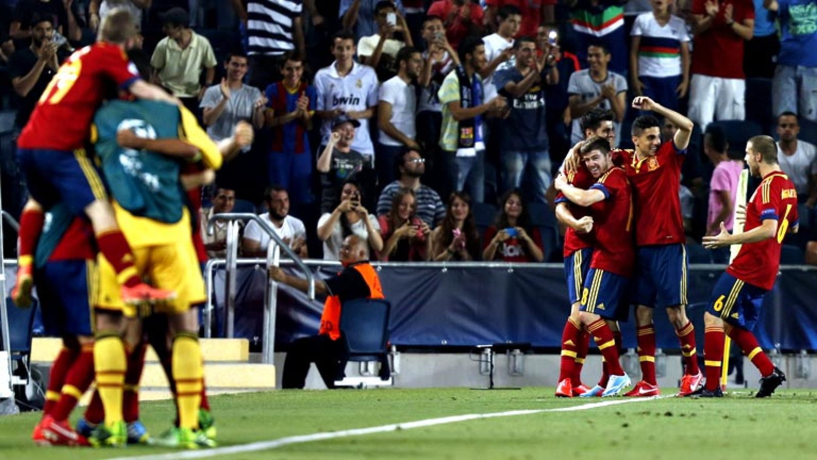 La selección española de fútbol sub'21 sufrió hoy para conseguir materializar sus claras oportunidades en su primer partido del Europeo de Israel ante una defensiva Rusia, pero acabó imponiéndose a ocho minutos del final con un magistral cabezazo del