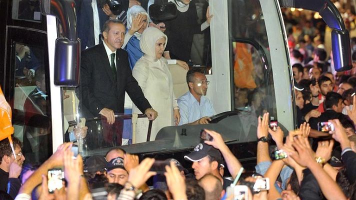 Informativo 24h - Erdogan llama al fin de las manifestaciones en su regreso a Estambul ante miles de simpatizantes