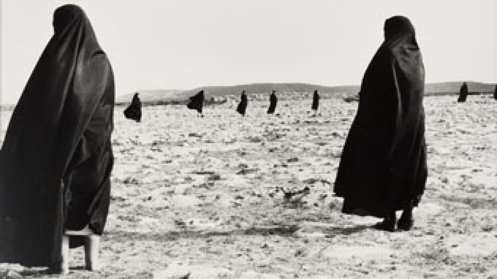 Visitando PHotoEspaña: "Escrito sobre el cuerpo", de Shirin Neshat - Ver ahora
