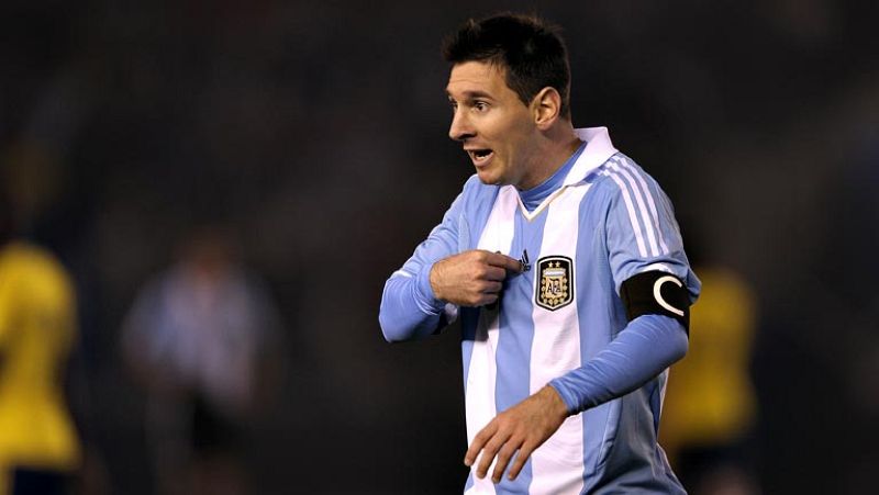 Argentina y Colombia empataron a fútbol sin goles (0-0) este  sábado en el estadio Monumental de Buenos Aires, partido  correspondiente a la decimotercera jornada de las eliminatorias  sudamericanas de cara al Mundial de Brasil 2014, en donde se vivi