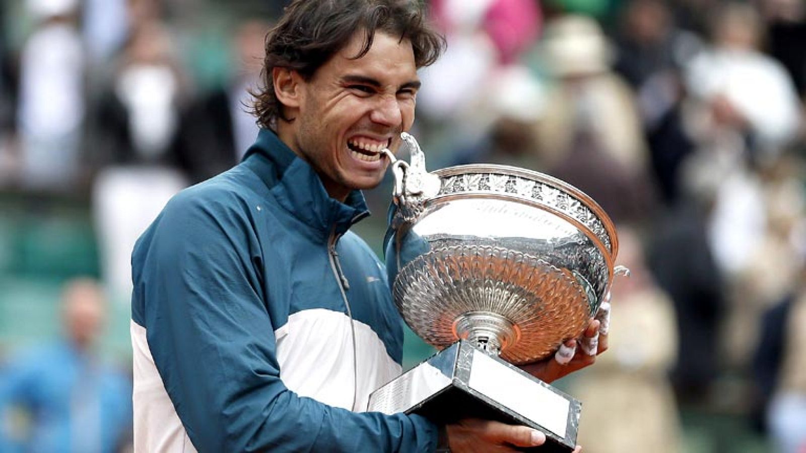 El tenista español Rafa Nadal ha logrado su séptimo título en  nueve finales desde que reapareciera en febrero tras de su lesión de  rodilla gracias a su victoria en Roland Garros, que suma a su  laureado palmarés de 2013, en el que ya es el tenista