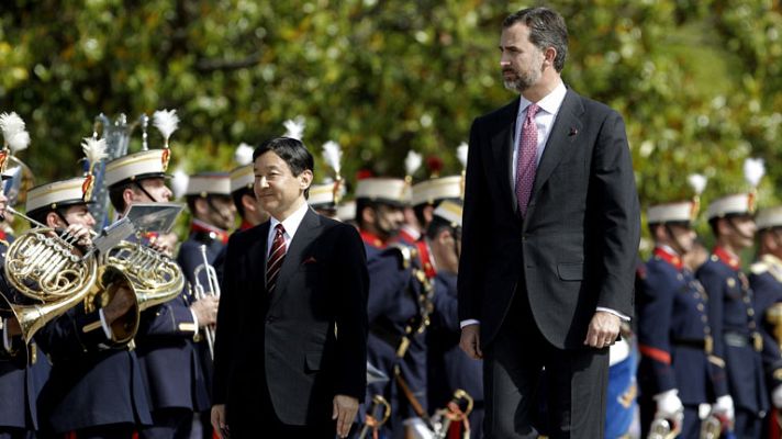 Telediario 1 - El príncipe Felipe recibe al príncipe Naruhito con honores militares en El Pardo