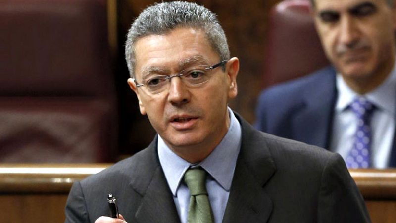 Gallardón cita a Guerra para acusar al PSOE de división interna sobre el aborto - Informativo 24h | Ver