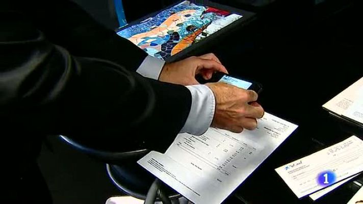 Telediario 1 - Cuando el móvil se convierte en una sucursal bancaria
