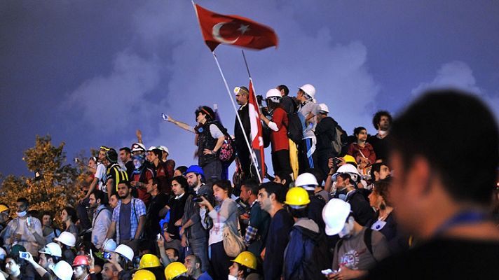 Telediario 1 - Los manifestantes turcos ni se asustan ni se fían de Erdogan