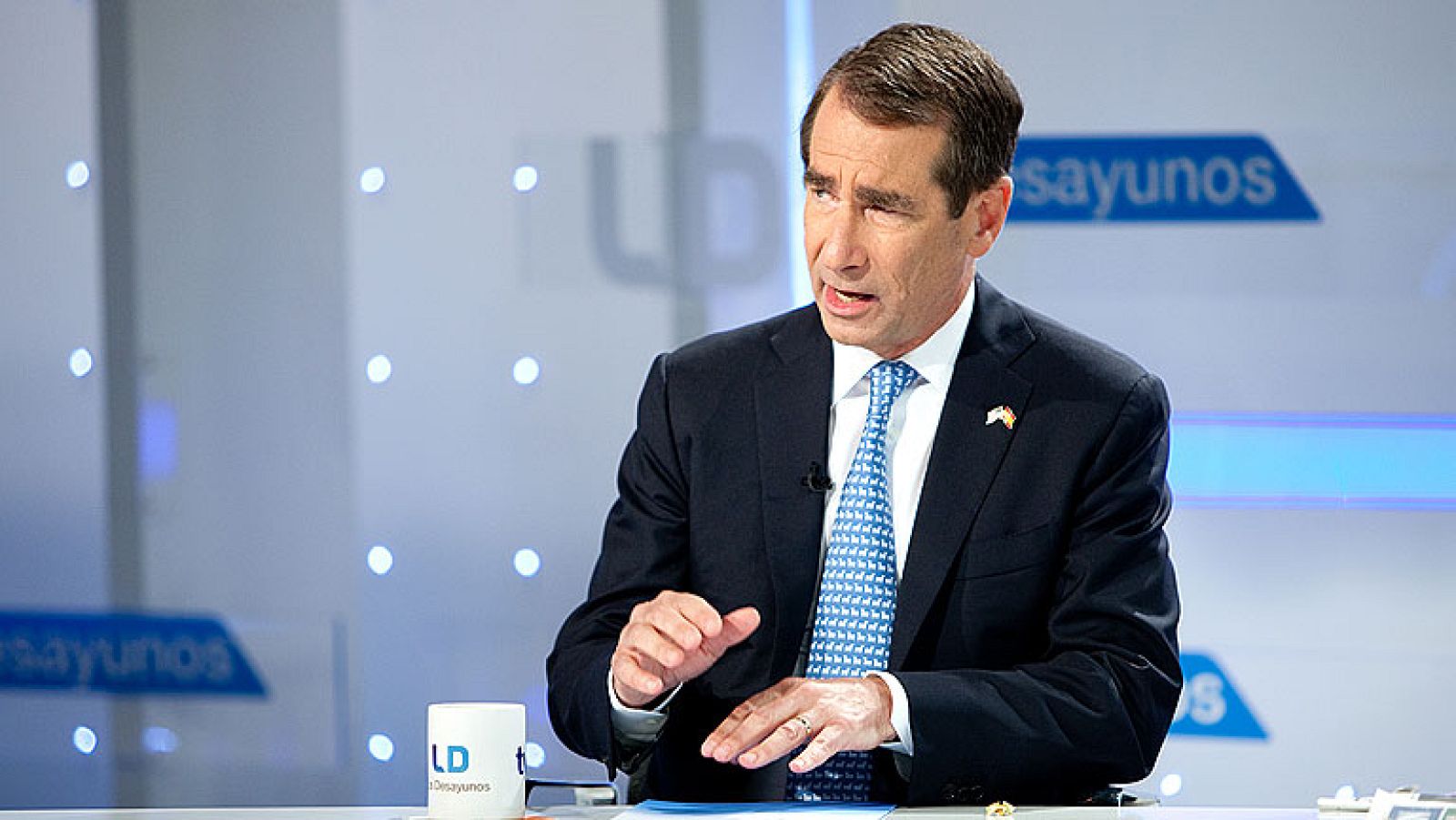 El embajador de EE.UU. defiende que el ciberespionaje evita ataques terroristas