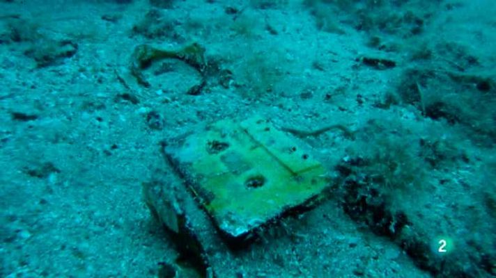 El escarabajo verde - Sopa de plástico, 1ª parte