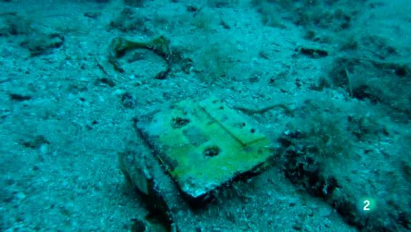 El escarabajo verde - Sopa de plástico, 1ª parte