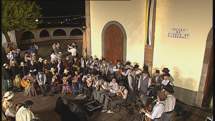 Tenderete - Tenderete - 15/06/13 con la A.F. `Estrella y Guía' y 'Tiempo de bolero'.