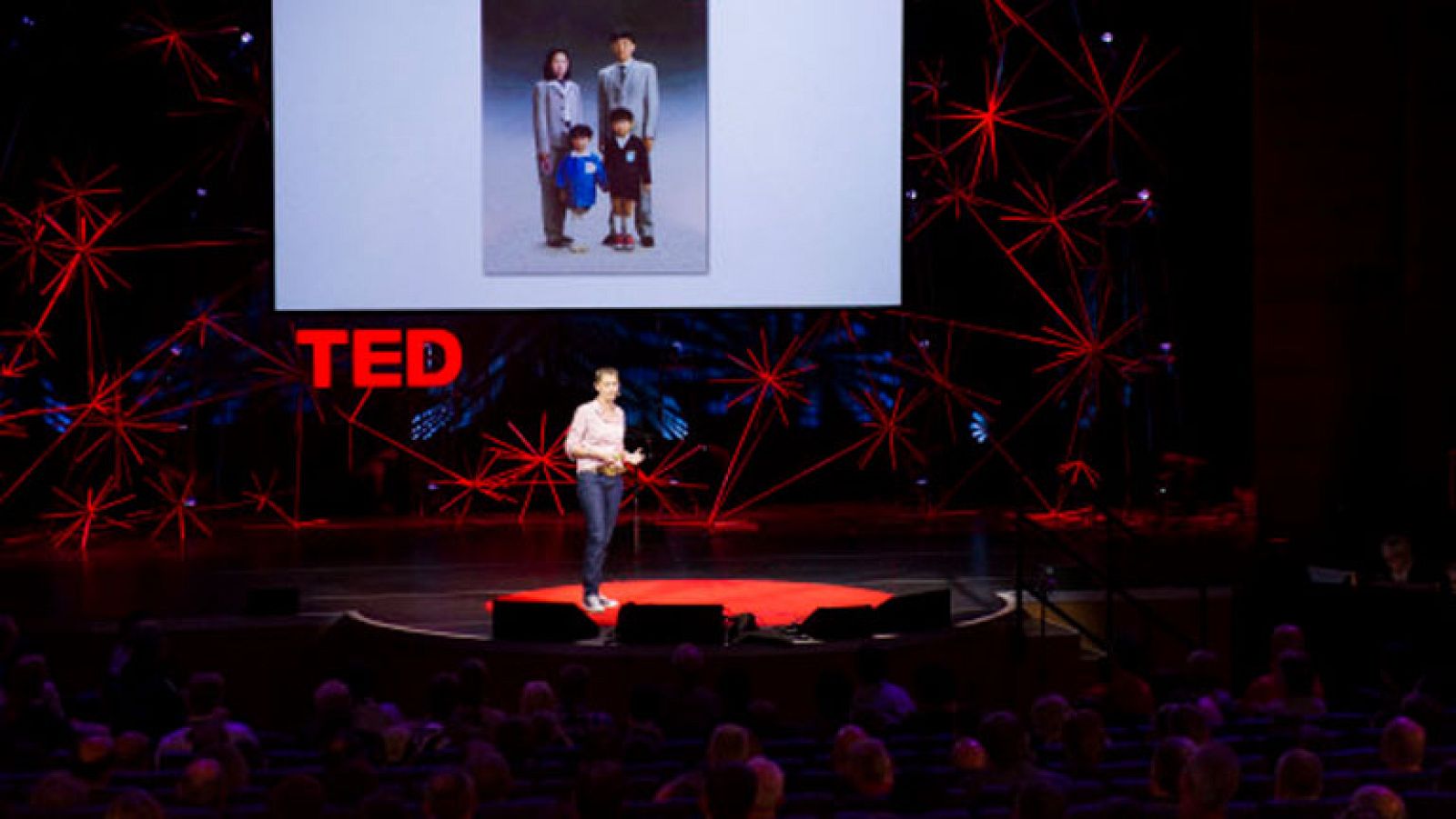 (Re)tocando vidas a través de fotografías, por Becci Manson - Ver ahora