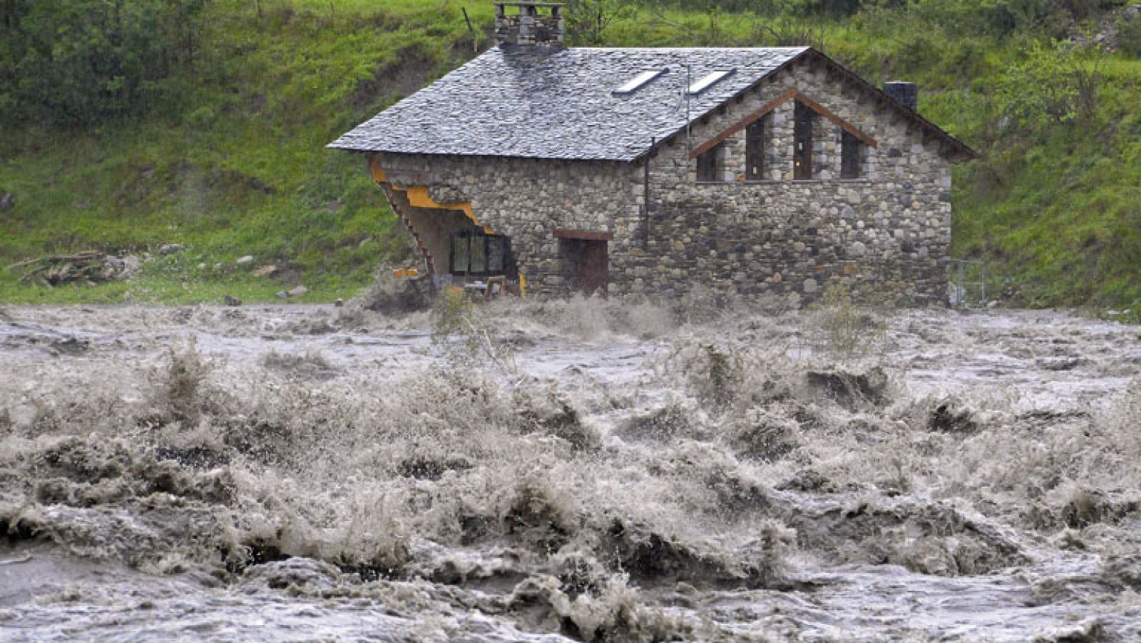 Situación de emergencia en el Valle de Arán por la crecida de los ríos
