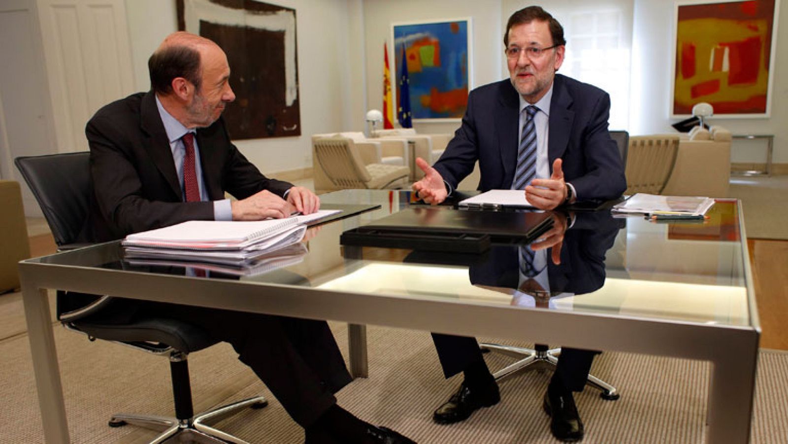 Rajoy y Rubalcaba sellan en la Moncloa el pacto europeo | Ver