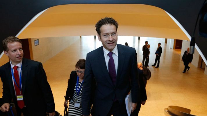 Telediario 1 - El Eurogrupo limita a 60.000 millones el dinero disponible para ayudar directamente a bancos