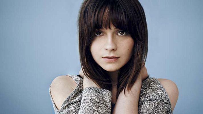 Telediario 1 - Cantautora Gabrielle Aplin