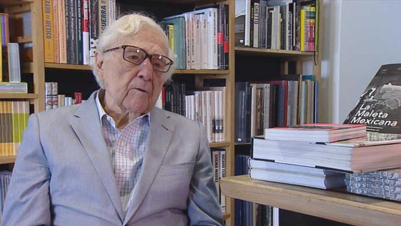 El fotógrafo John Morris presenta su libro "Consigue la foto"