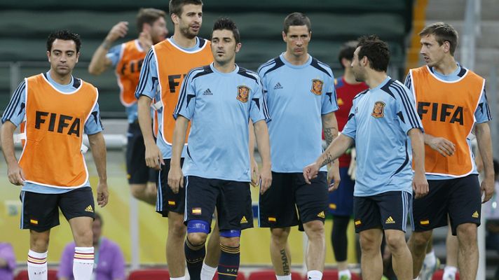 Telediario 1 - Cesc y Soldado, dudas en España