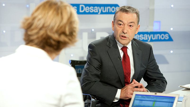 Paulino Rivero, favorable a compensar con ayudas la reducción de becas - Los desayunos | Ver