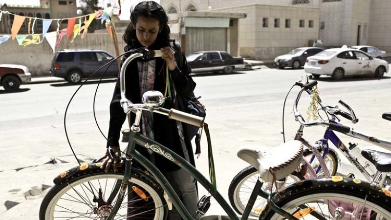 Tráiler de 'La bicicleta verde', de Haifaa Al Mansour, la primera película dirigida por una mujer de Arabia Saudí | Ver