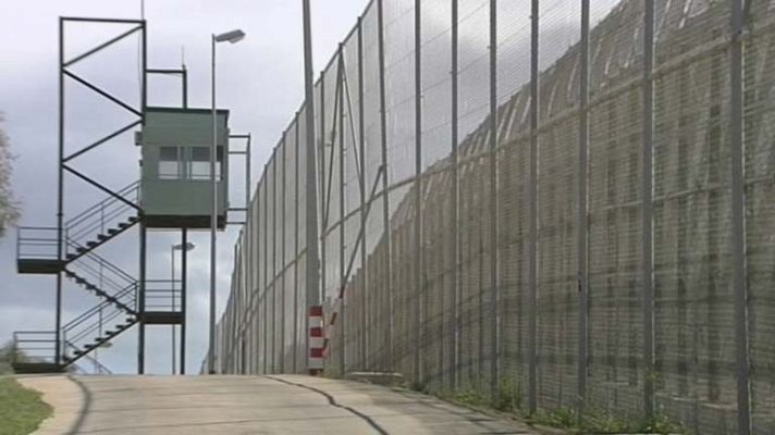 Telediario 1 - Nuevo asalto a la valla de Melilla