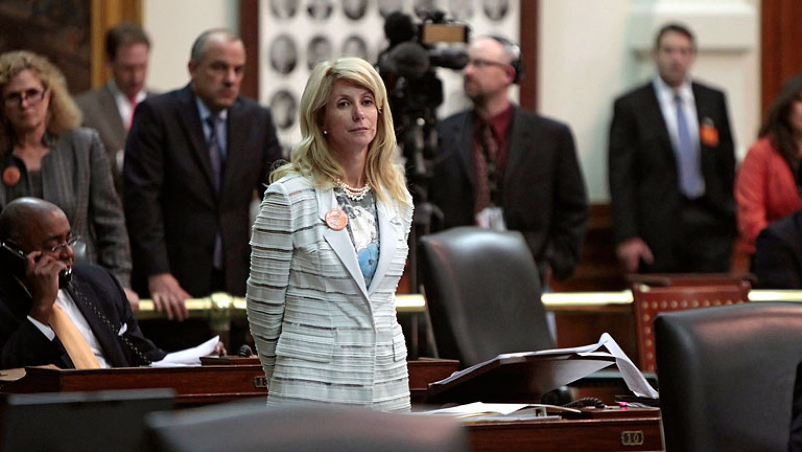 La senadora demócrata Wendy Davids detenien una votación contra el aborto con obsturccionismo político - Informativo 24h | Ver