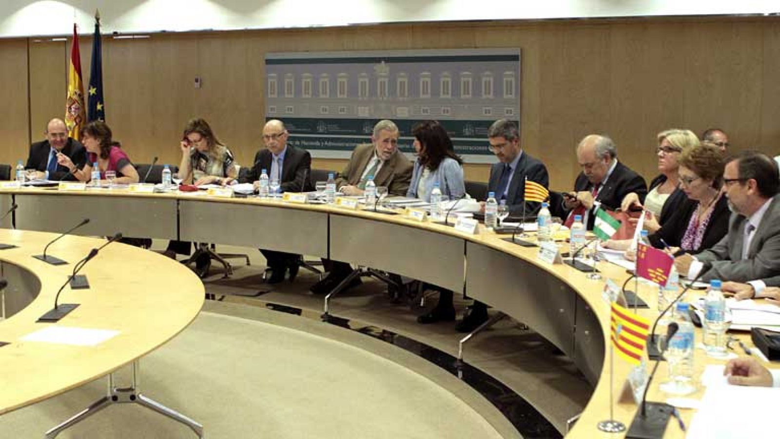 Varias comunidades critican el déficit global del 1,3%