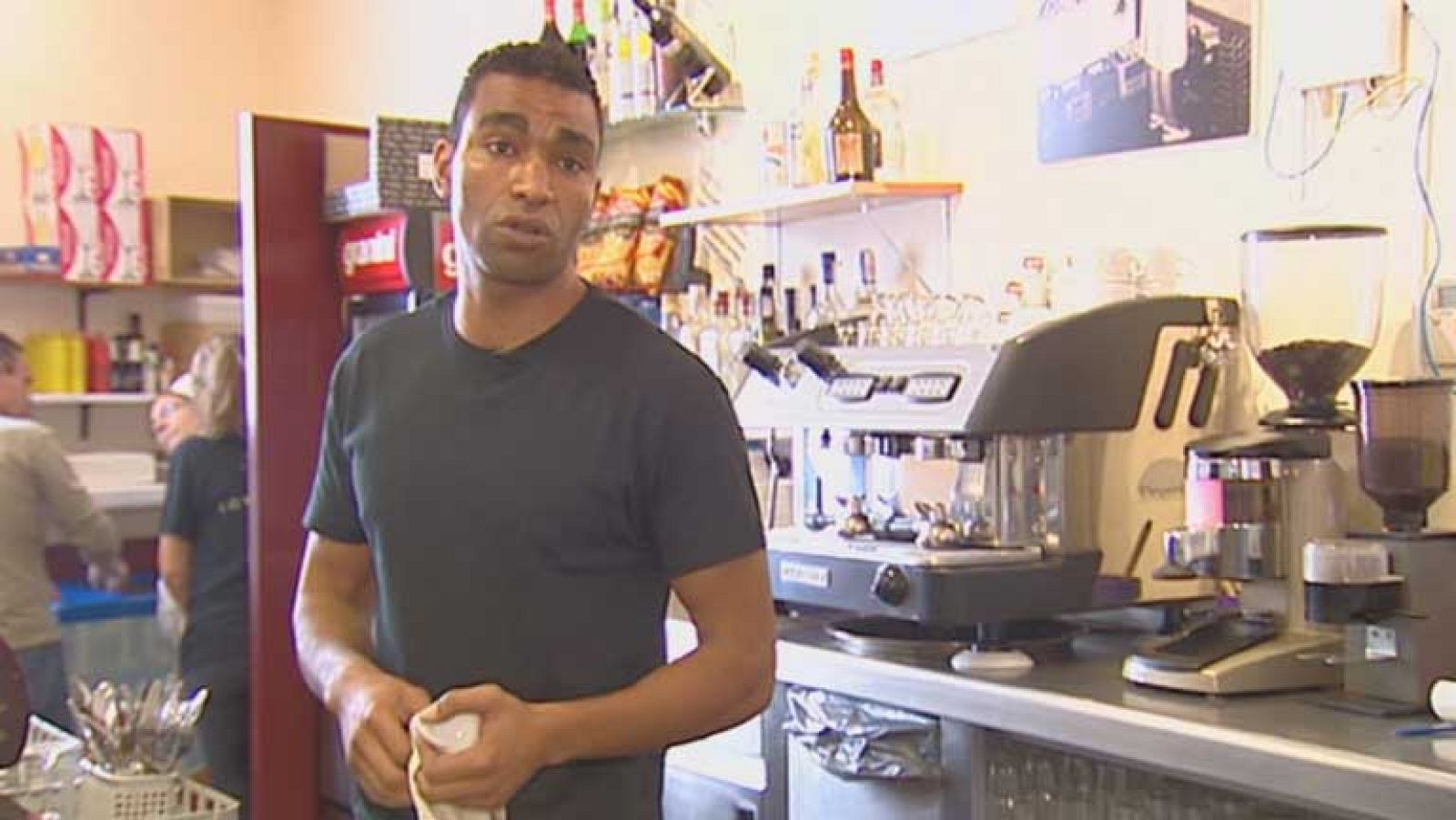 Restaurantes solidarios cambian menús por trabajo