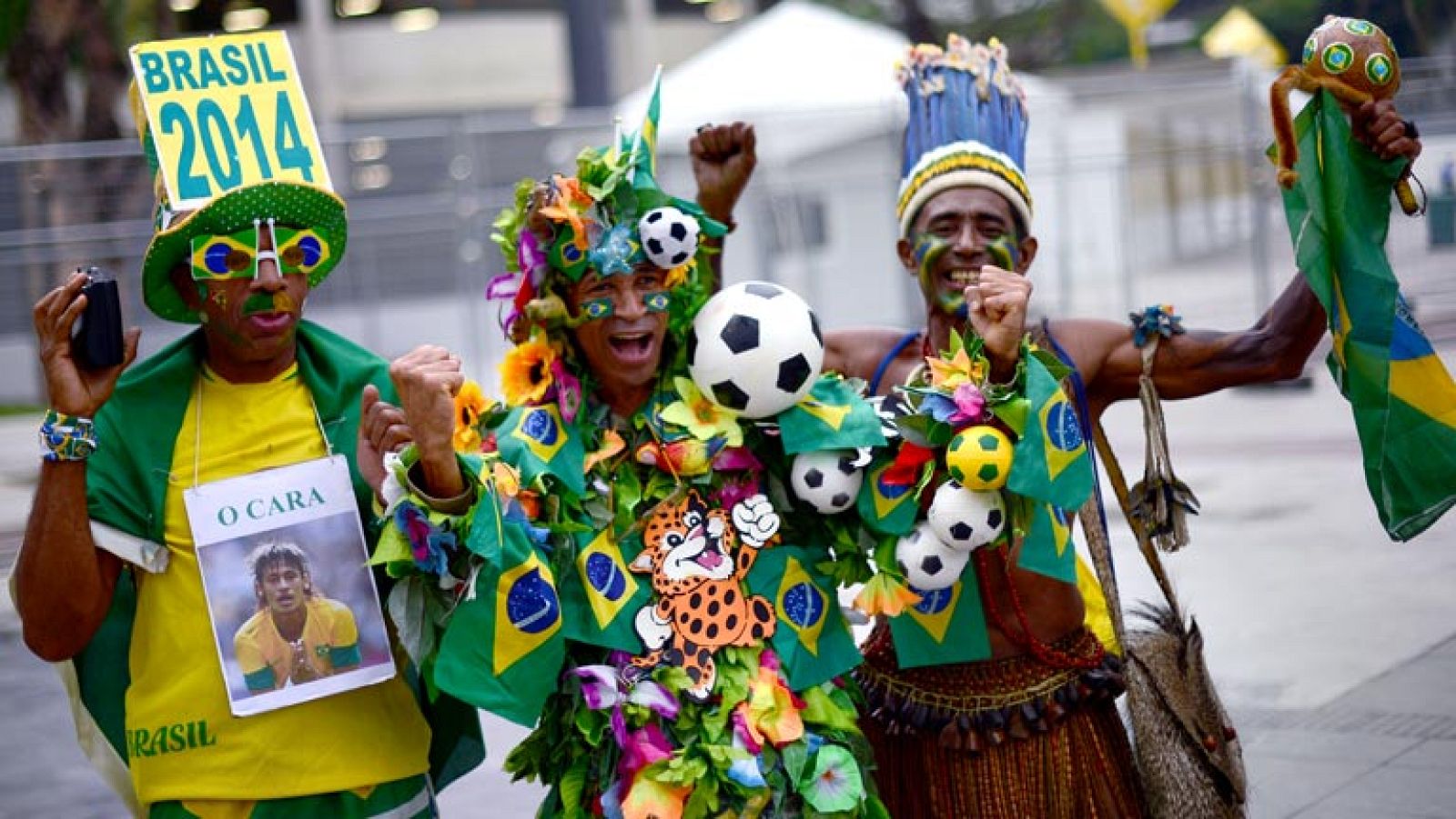 Banderas en balcones,terrazas y bares. Todo preparado para vivir la final de la Copa Confederaciones, entre Brasil y España. En Brasil no quieren que se repita un 'Maracanazo' pero algunos sí que apuestan por España.