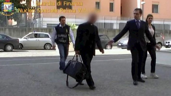 Telediario 1 - Dimiten el director general y el vicedirector del Banco Vaticano