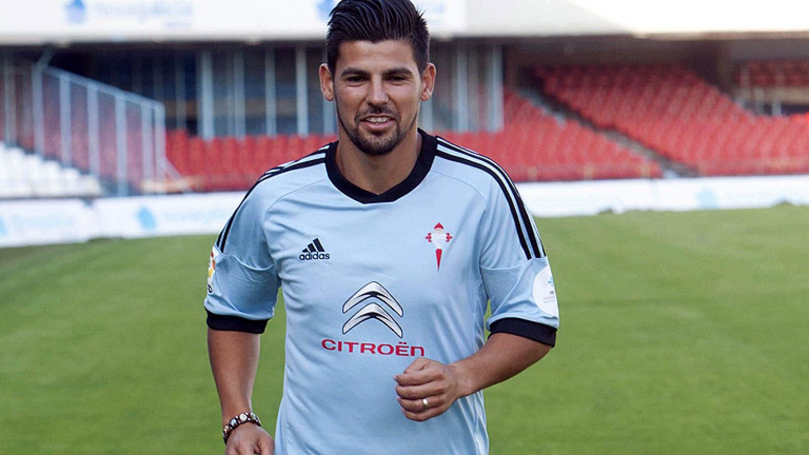 El Celta de Vigo sigue conformando su plantilla para la próxima temporada y acaba de incorporar a Nolito. Además, el Valencia ficha al exrayista Javi Fuego.