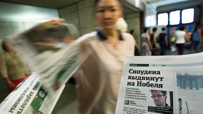 Telediario 1 - Snowden pide asilo a 21 países