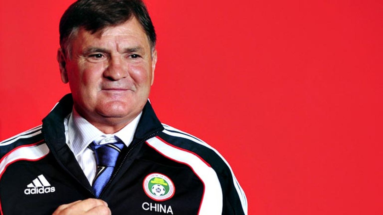 Jose Antonio Camacho va a cobrar una de las mayores indeminaciones que se recuerdan en el futbol: 6.400.000 ¿. En las ultimas horas sus representantes han llegado a un acuerdo con los dirigentes chinos tras ser destituído como seleccionador de aquel