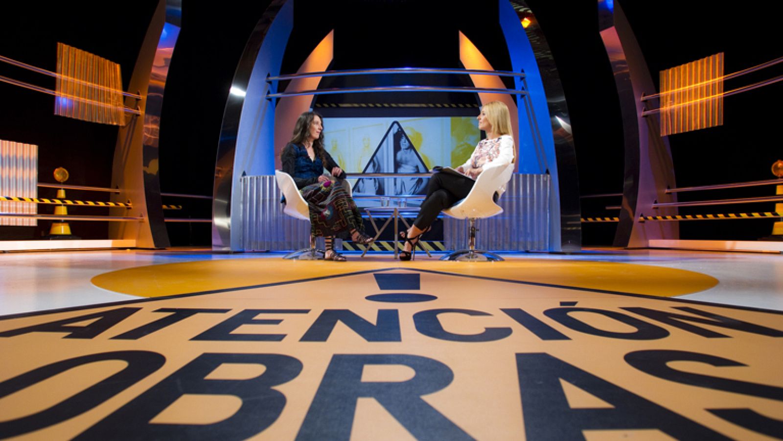 Atención obras - Dulce Pontes, festival GREC y Vetusta Morla - Ver ahora