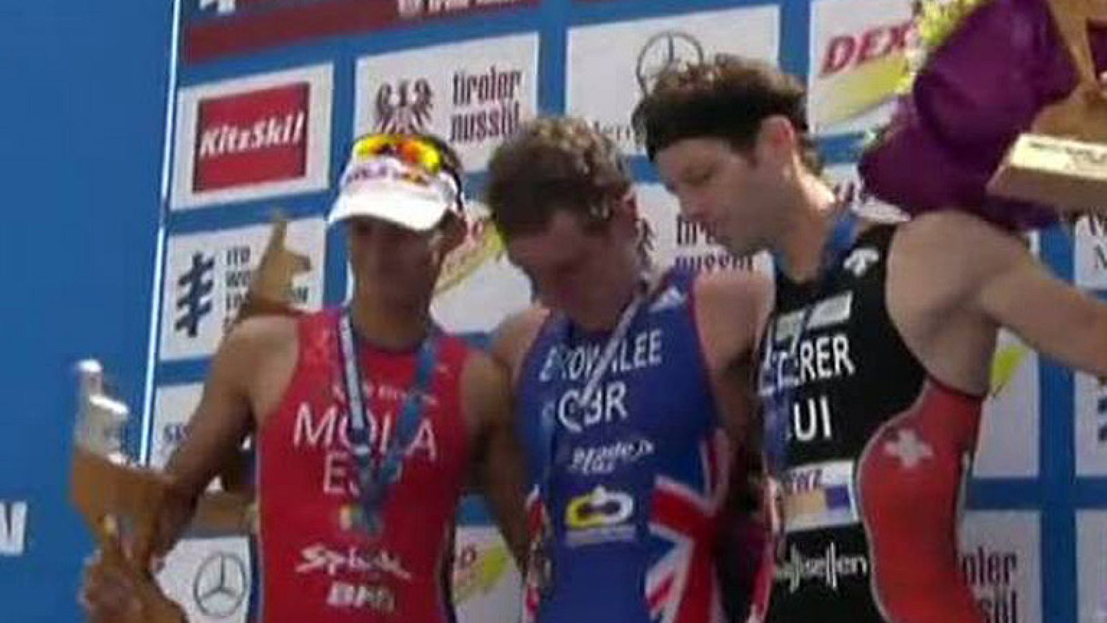 El mallorquín Mario Mola se ha colgado la medalla de plata tras realizar una gran actuación en las Series Mundiales de  Triatlón ITU, celebrada este sábado en Kitzbühel.