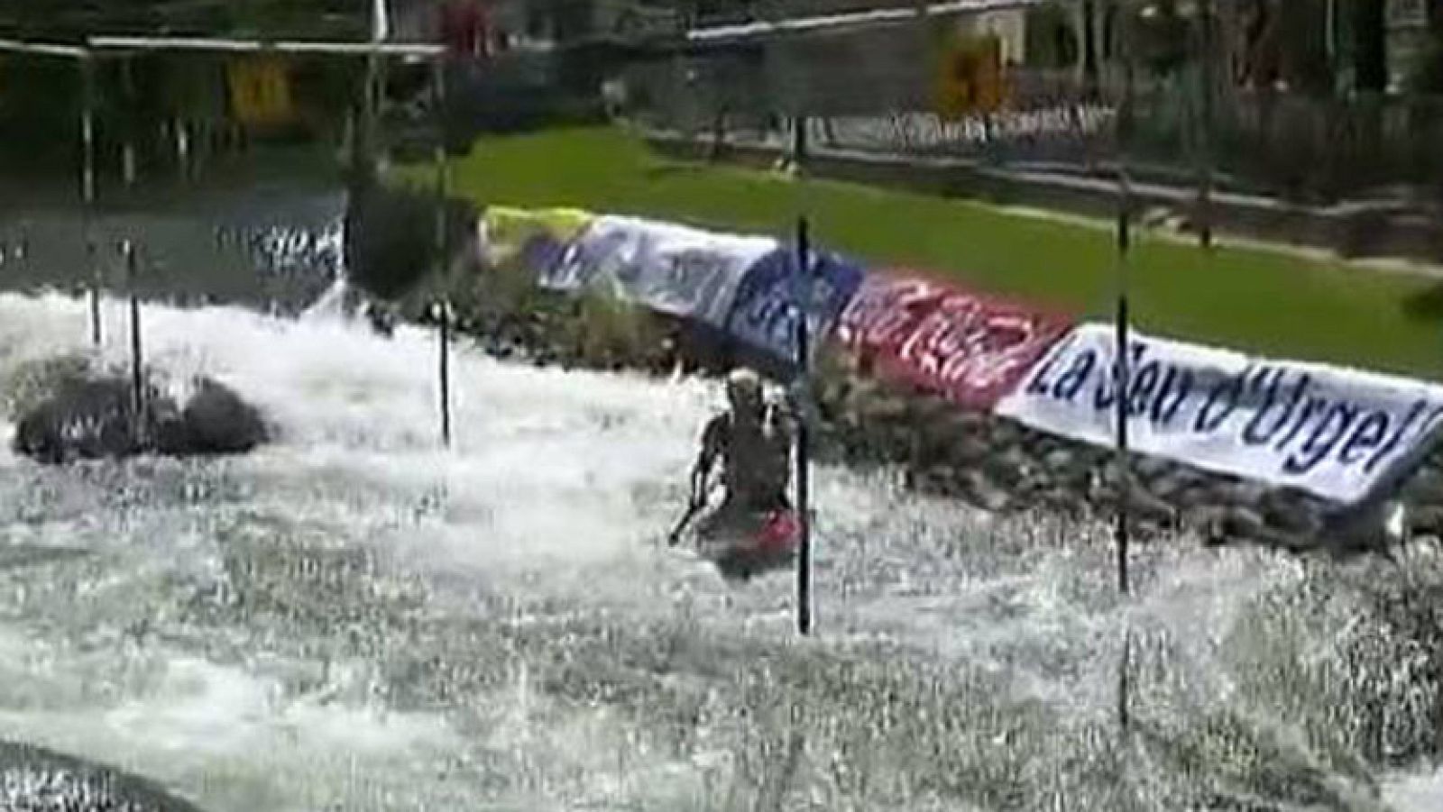 Buen día para el piragüismo español en la Copa del Mundo de eslalon. El equipo de K1 se ha llevado el oro y Ander Elósegui una plata y Samuel Herranz, plata y bronce en K-1.