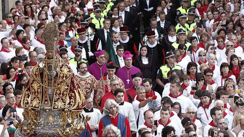 San Fermín sale en procesión