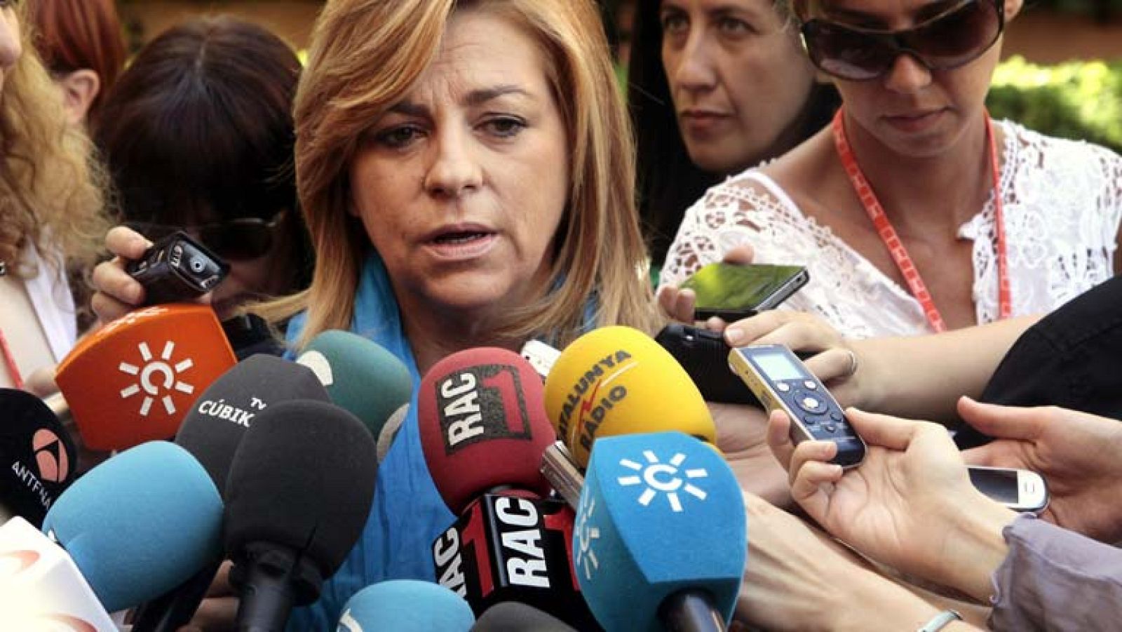 PSOE e IU piden a Mariano Rajoy que de explicaciones en el Congreso