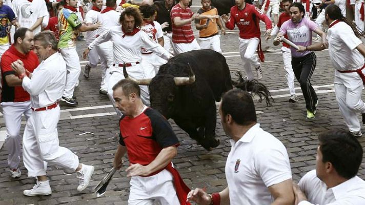 Telediario 1 - Dos heridos en el encierro