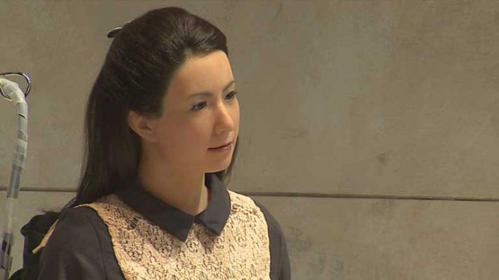 Telediario 1 - Actriz robótica