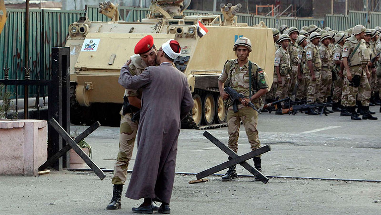 El nuevo primer ministro ofrecerá puestos en el Gobierno a los Hermanos Musulmanes