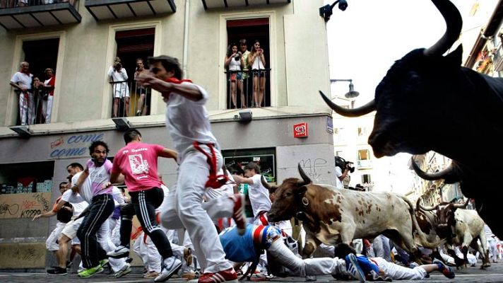 San Fermín - Caída mozos Cuesta de Santo Domingo