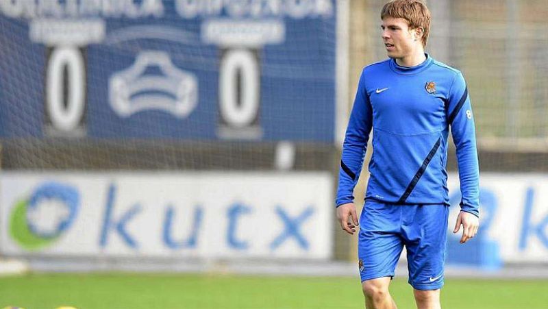 La Real sociedad ha subido diez millones el precio de Illarramendi, cuya claúsula de rescisión está tasada en 30 'kilos'. El equipo blanco parece dispuesto a negociar por el que sería relevo natural de Xabi Alonso.