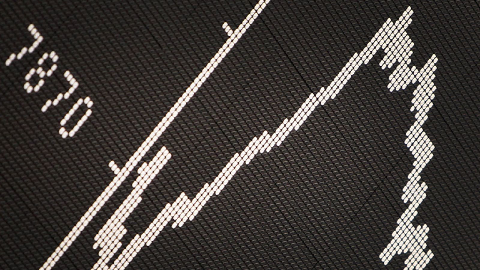 La prima de riesgo española cierra en 316 puntos básicos por el recorte a la deuda de Italia | Ver