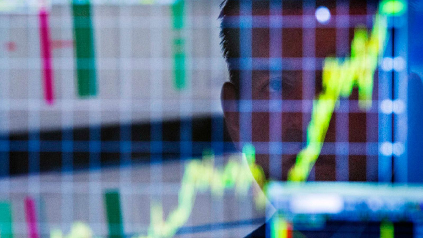 La prima de riesgo de España sube hasta 320 puntos por las dudas sobre Portugal | Ver